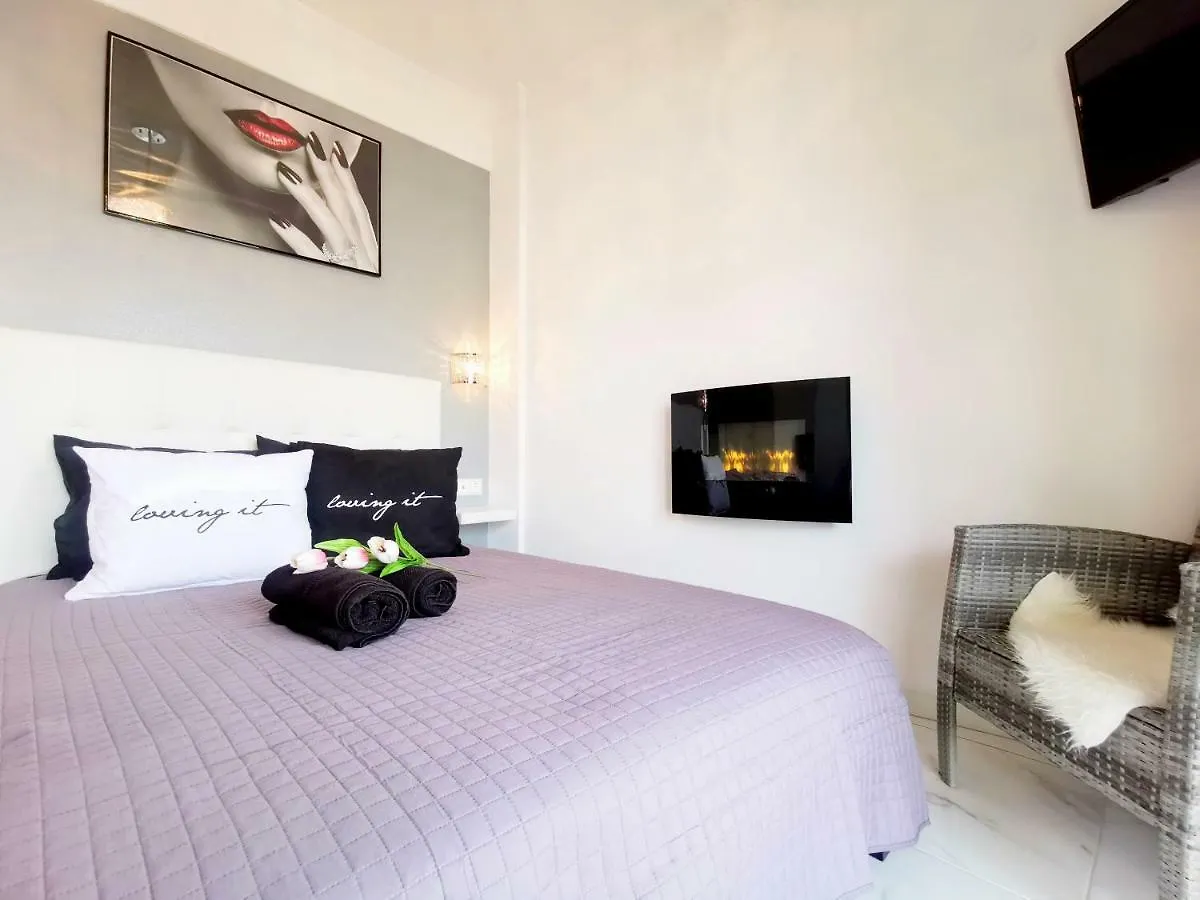 Pure Bliss Luxury Beachfront Apartment With Panoramic Sea Views, Electric Bbq, Gym Equipment And More Agia Triada